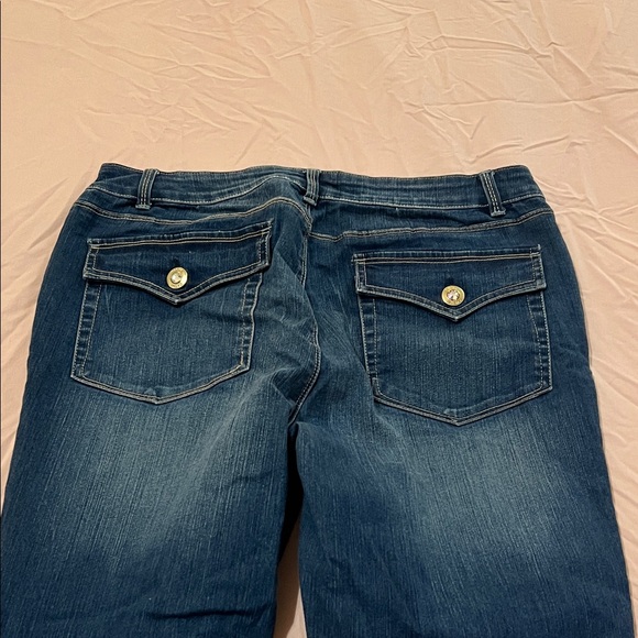 Cache Flare Jeans - Picture 8 of 9